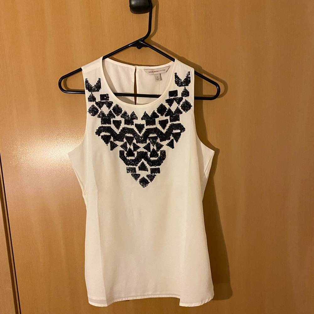 Banana republic NWT white tank with black sequin pattern - S